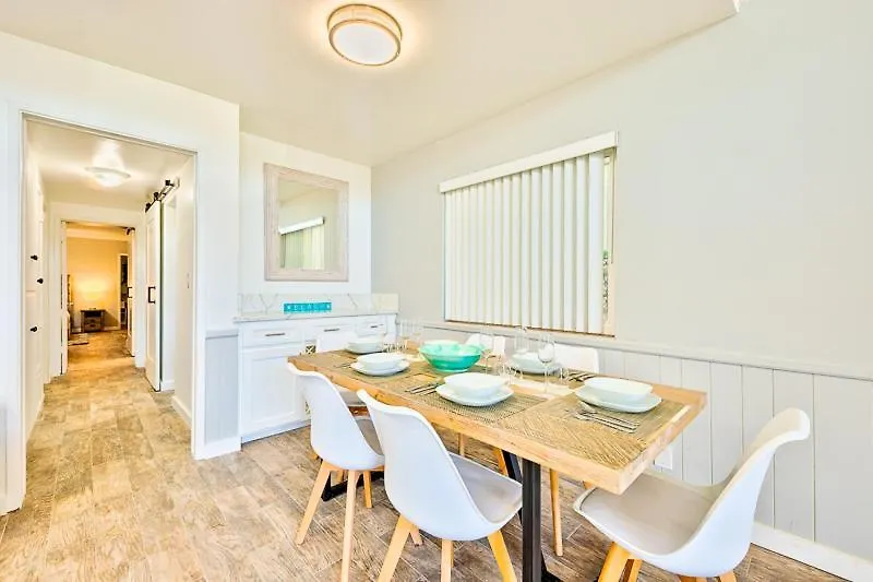 Holiday home Perfect 3 Bedroom Home Between The Bay And Beach Newport Beach