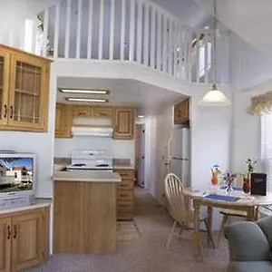 Отель Newport Dunes Waterfront, Ньюпорт-Бич